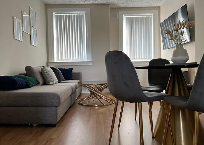 Spacious Luxury 3 Bedroom Flat In Kirkcaldy, Fife