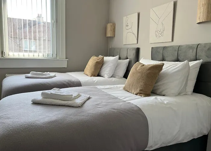 Spacious Luxury 3 Bedroom Flat In Kirkcaldy, Fife