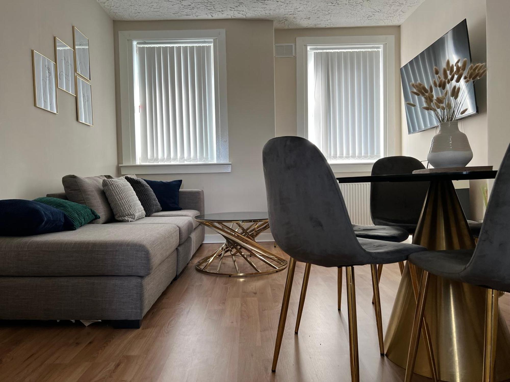 Spacious Luxury 3 Bedroom Flat In Kirkcaldy, Fife Dysart